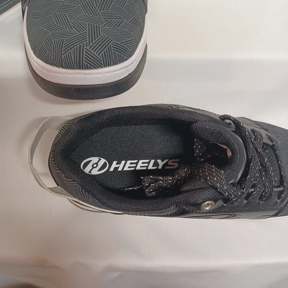 Heelys avengers black